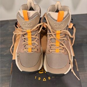 Teva Grandview Max GTX Hiking Boots - Women's Size 8.5 Brand New, Never Worn.